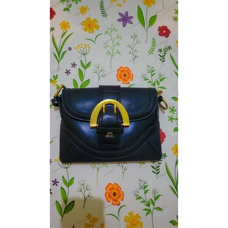 Sling bag Lyn preloved