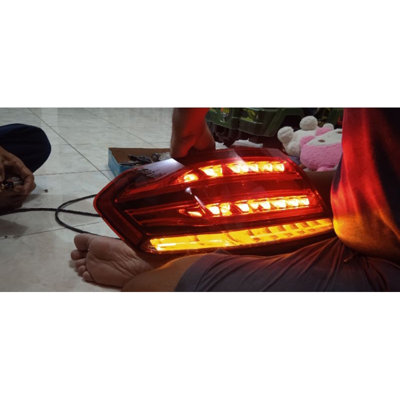Lampu Belakang Mercedes W212 facelift Original