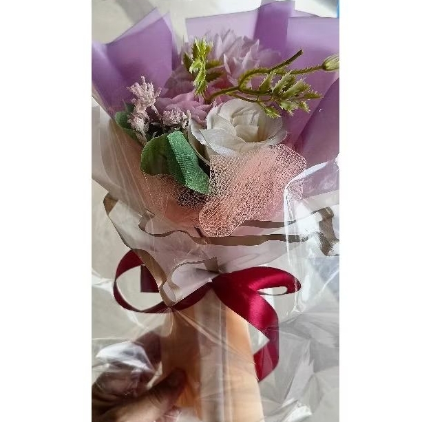 

Valentine bucket, buket snack, wisuda pinky soft colour/ kado ulang tahun /happy graduation gift / kado anniversary