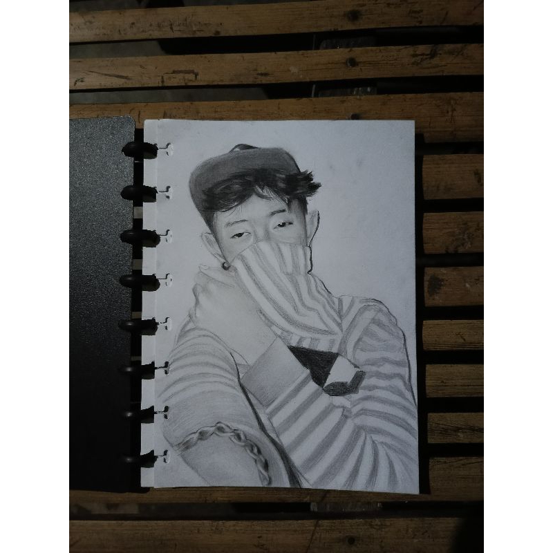 

Potret Sketsa Realis dengan Sentuhan Gaya Streetwear – Custom Komisi