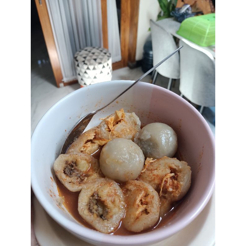 

Baso aci GBR BESAR ,Tetelan mix ayam suwir mercon,pedes nampol,gurih,nagih,mantap,enak