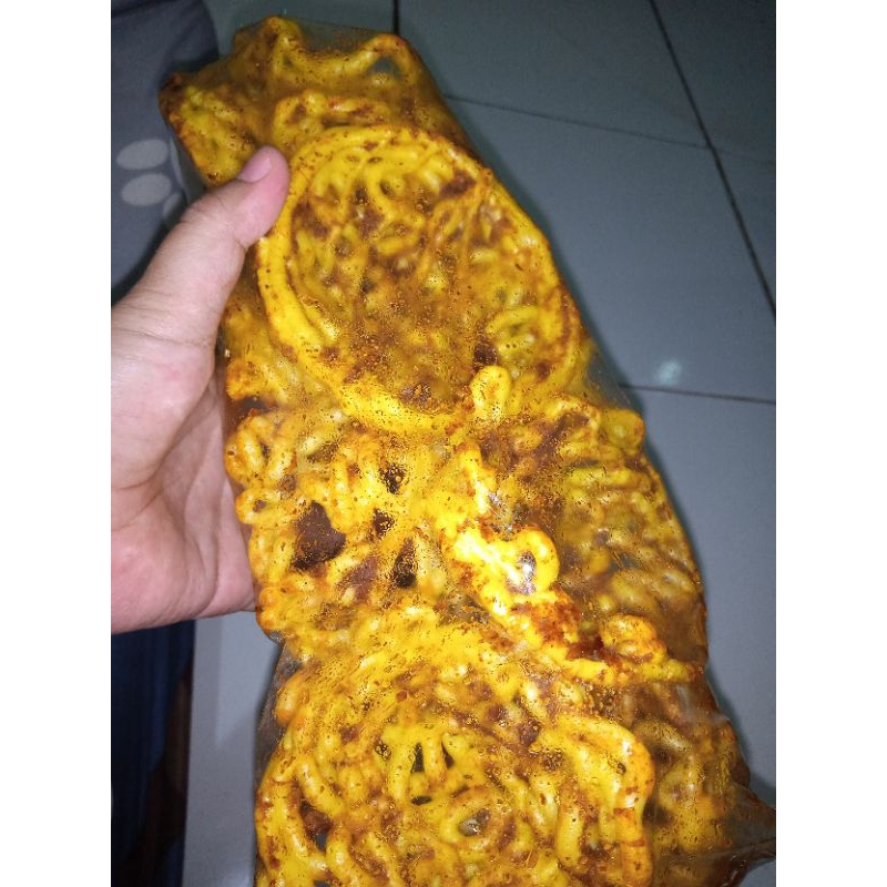 

KRUPUK MIE USEK MIE KUNING PUKMIE KRUPUK MIE PEDAS KHAS TEGAL PEMALANG
