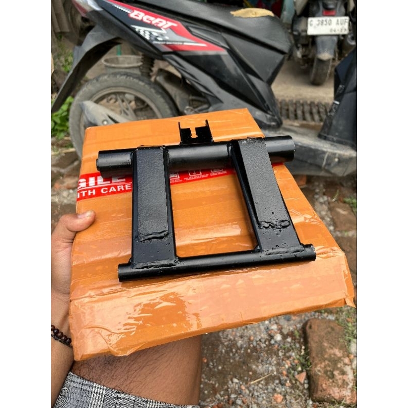 ENGINE MOUNTING MONTING ARM BEAT ESP/MONTING BEAT ESP/MOUNTING SCOOPY ESP