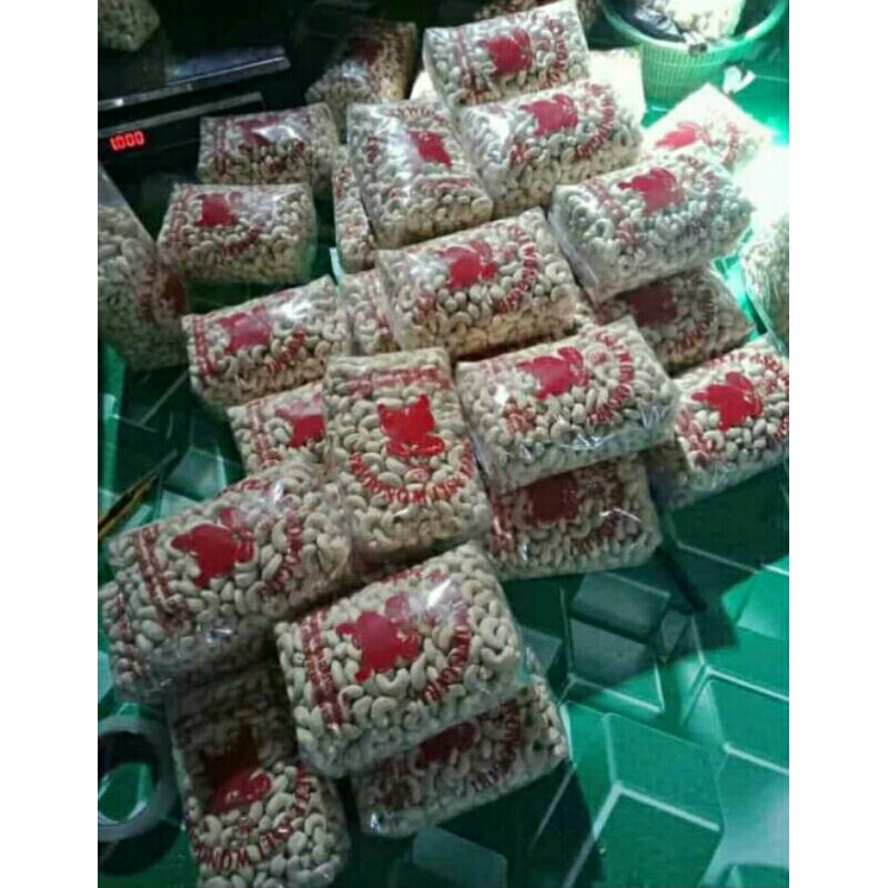 

kacang mede