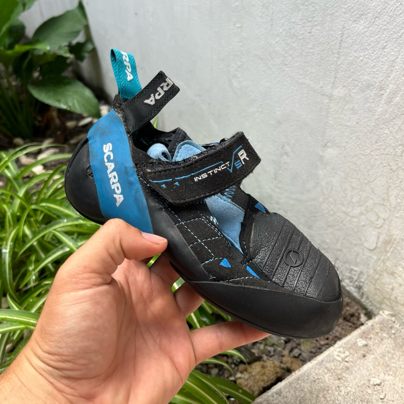 scarpa instinct climbing shoes size 37