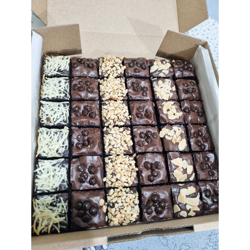 

[PROMO] Brownies Fudgy "TOPING REGULAR" 36 Potong Enak Nyoklat Shiny Crust