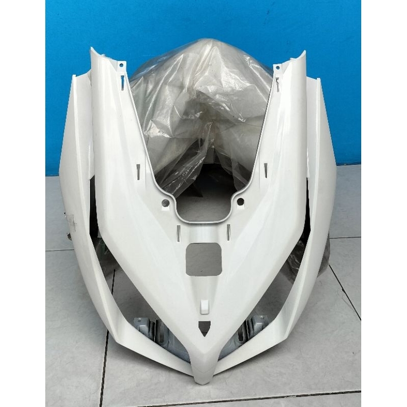 64301-KVB-N50PFW COVER DADA DEPAN VARIO TECHNO 110 KARBU PUTIH ORI AHM