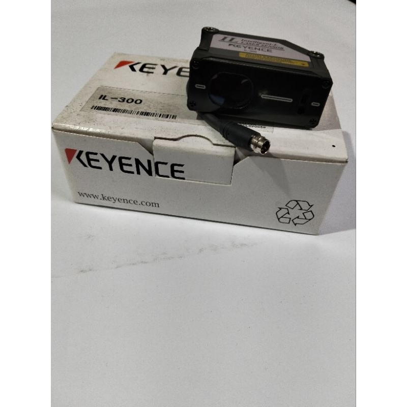 KEYENCE IL-300 Laser Sensor KEYENCE IL-300