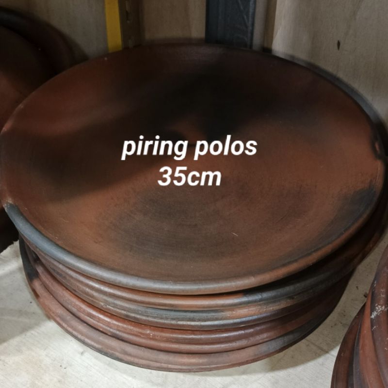 piring gerabah tanah liat