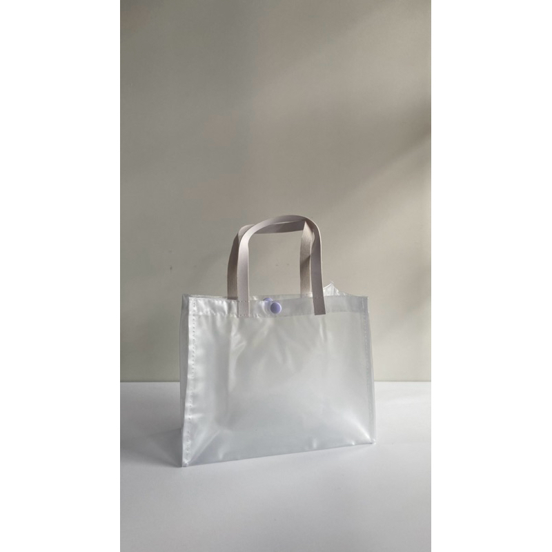 

TAS HAMPERS MIKA PVC DOFF KULIT SINTETIS KANCING SHOPPING BAG TRANSPARAN