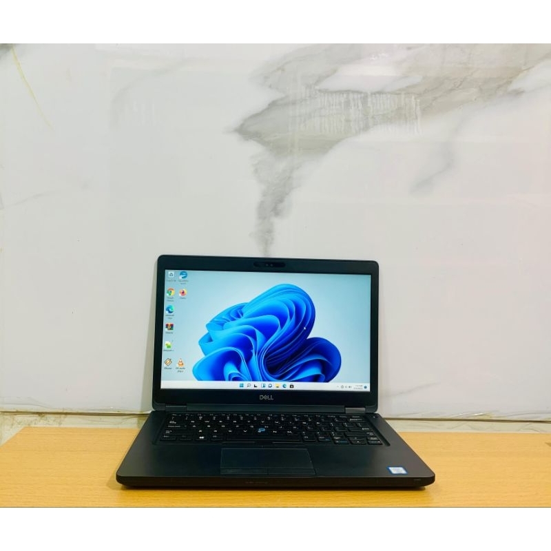 Dell latitude 5490 Intel core i7 gen 8  Ram 16gb gb SSD 256GB