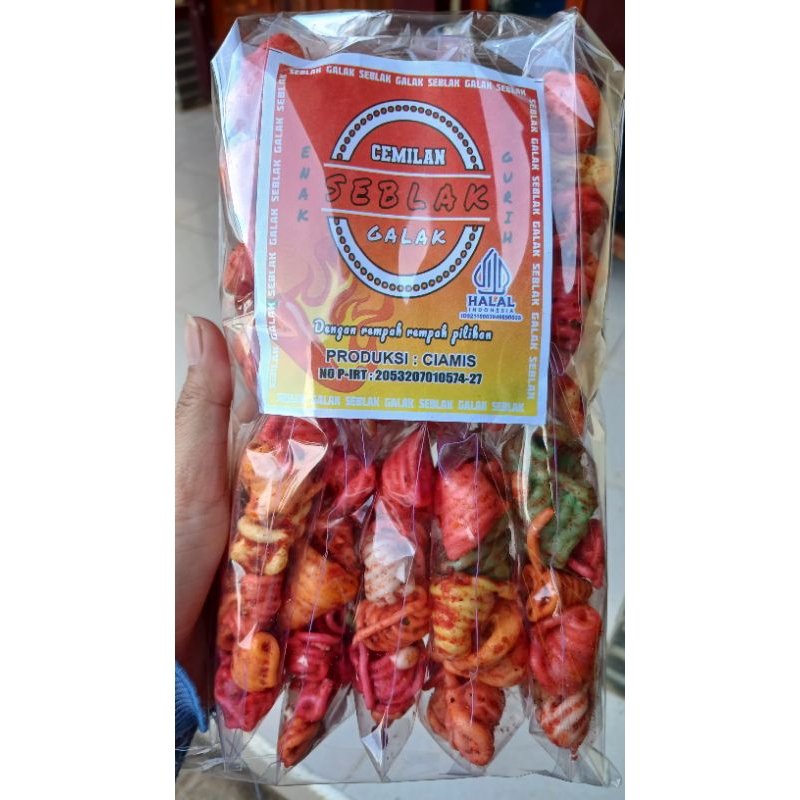 

SEBLAK KERUCUT pedas daun jeruk, RP 1000 ISI 10pcs