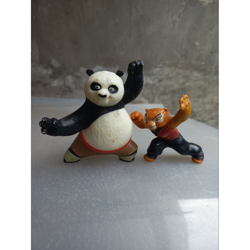 Mainan Figure set dpt 2pc Kungfu Panda & Tiger Tigress Original McDonald