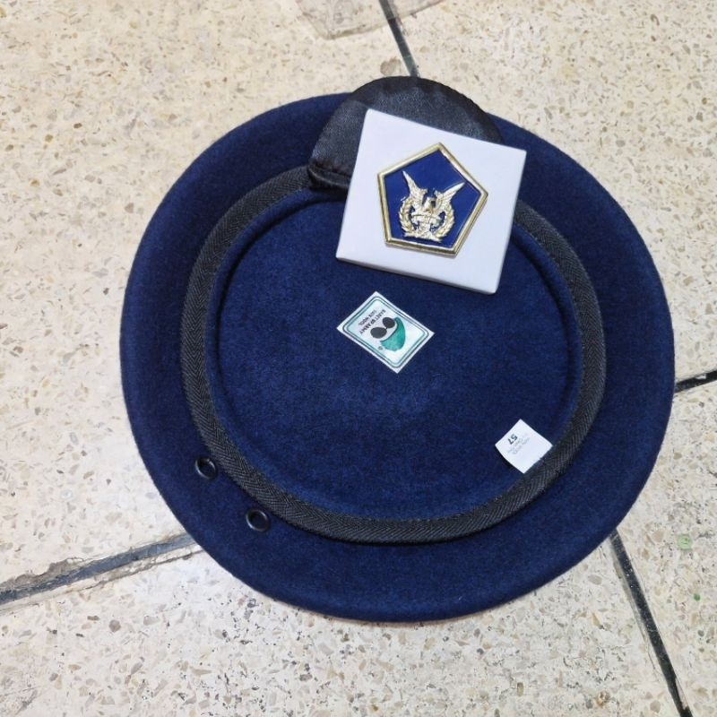 baret tni au merk kacamata satu set