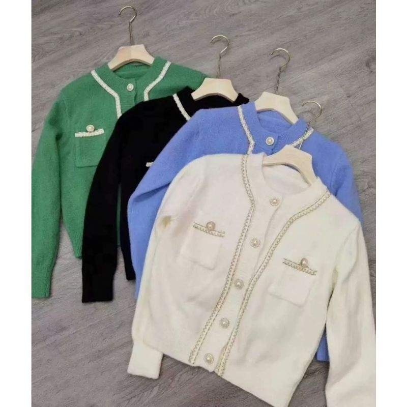 baju rajut kancing mutiara