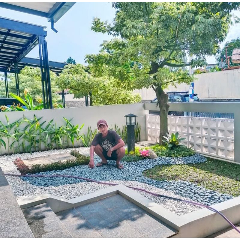 hiasan taman rumah/taman minimalis depan rumah