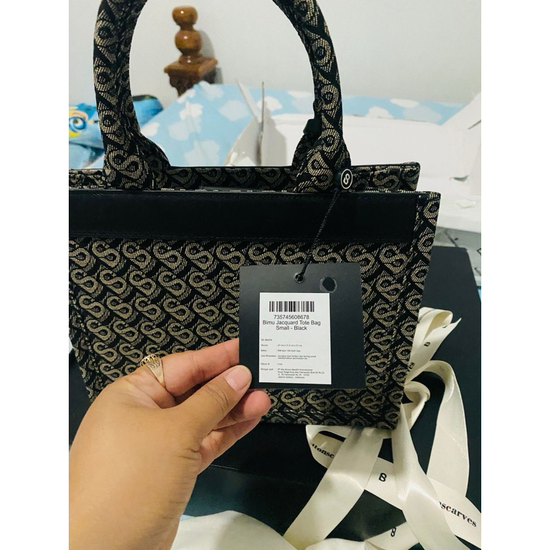 bimu totebag jacquard buttonscarves