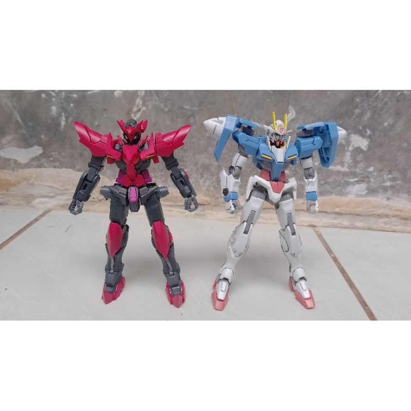Gundam HG 1/144 merk Hongli dan Yon he jin exia dark matter dan Gundam OO bekas