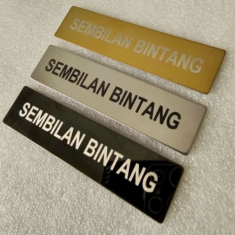 

Premium Papan Nama Dada Titanium Laser Mirror