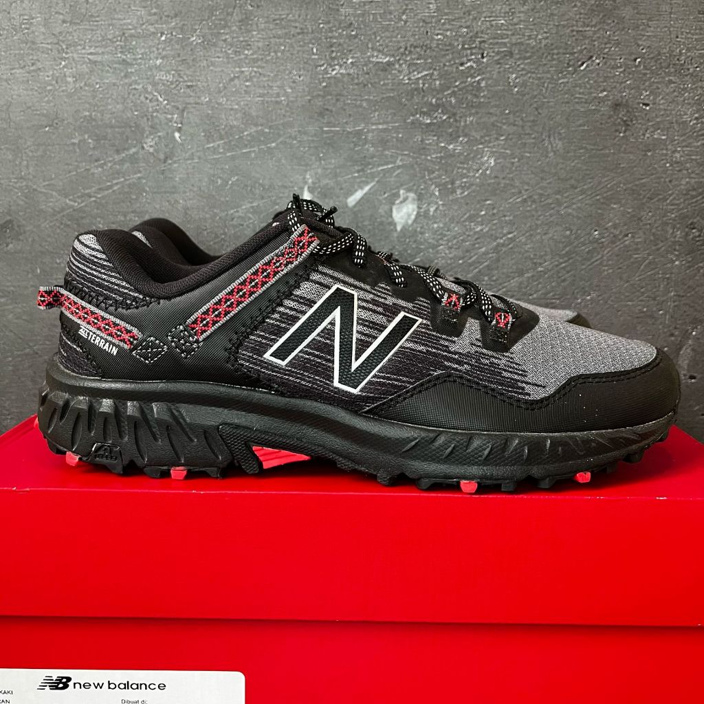 NEW BALANCE 410 V6 TRAIL WIDE BLACK