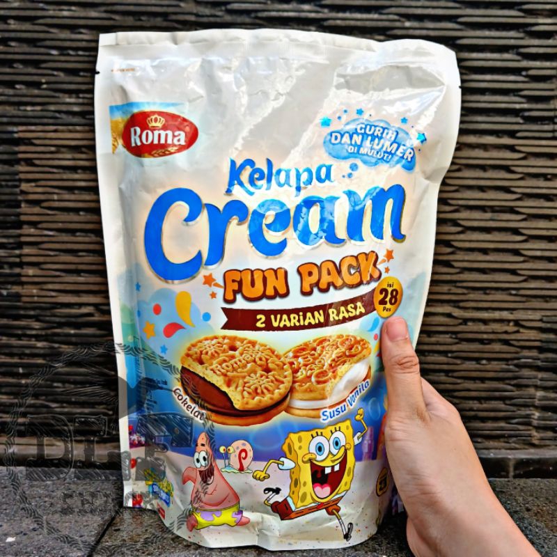 

roma kelapa cream isi 28pcs expDesember2025 2 varian rasa cokelat dan vanilla
