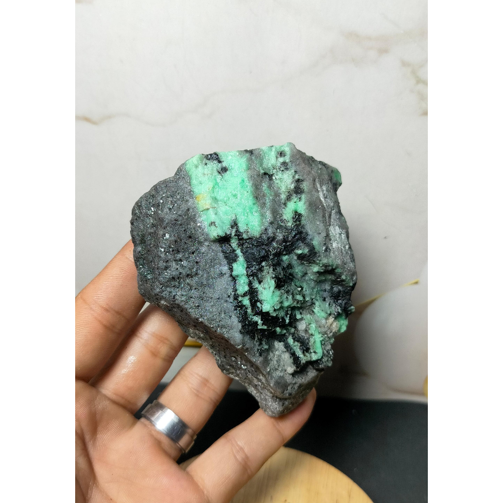 Natural Emerald Rough / Raw Stone (5)