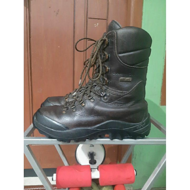 sepatu GARMONT italy boots outdoor size 43