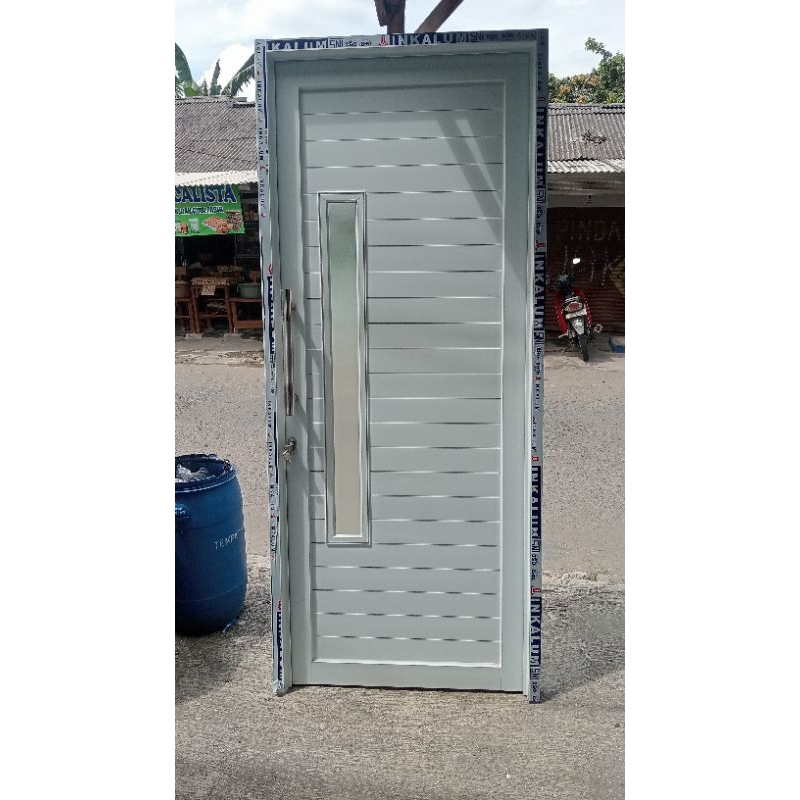 pintu alumunium swing 1 Dau ukuran T 220 L9. + jendela  sliding dua daun geser ukuran L 132 T 108: 2