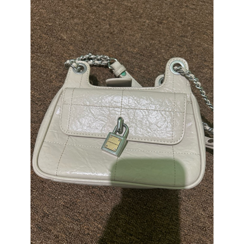 tas charles and keith ori bekas