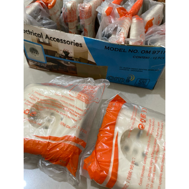 Stop Kontak Saklar OMI