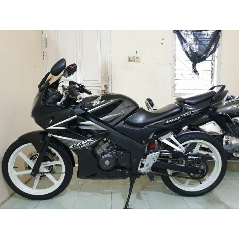 honda cbr old 150 hitam thn 2007 mulus orisinil