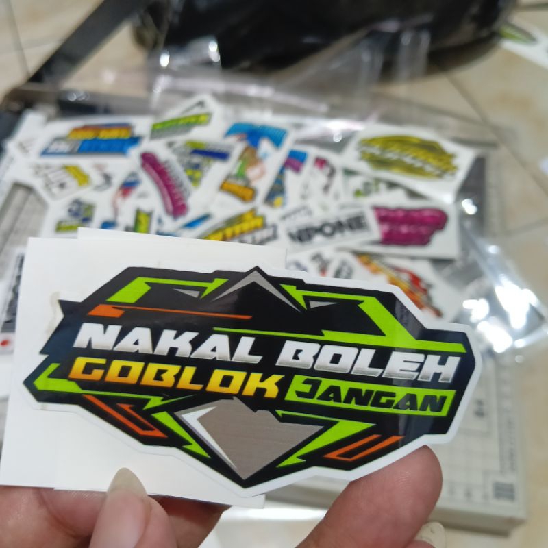 

STIKER NAKAL BOLEH GOBLOK JANGAN