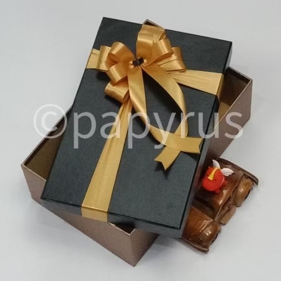 

PAPYRUS Kombinasi 17,5x27,5 Tinggi 10cm Kotak Kado Gift Box V2