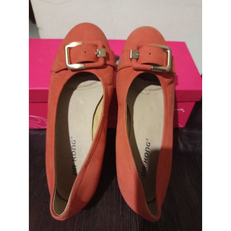 Sepatu wanita Dr Kong preloved