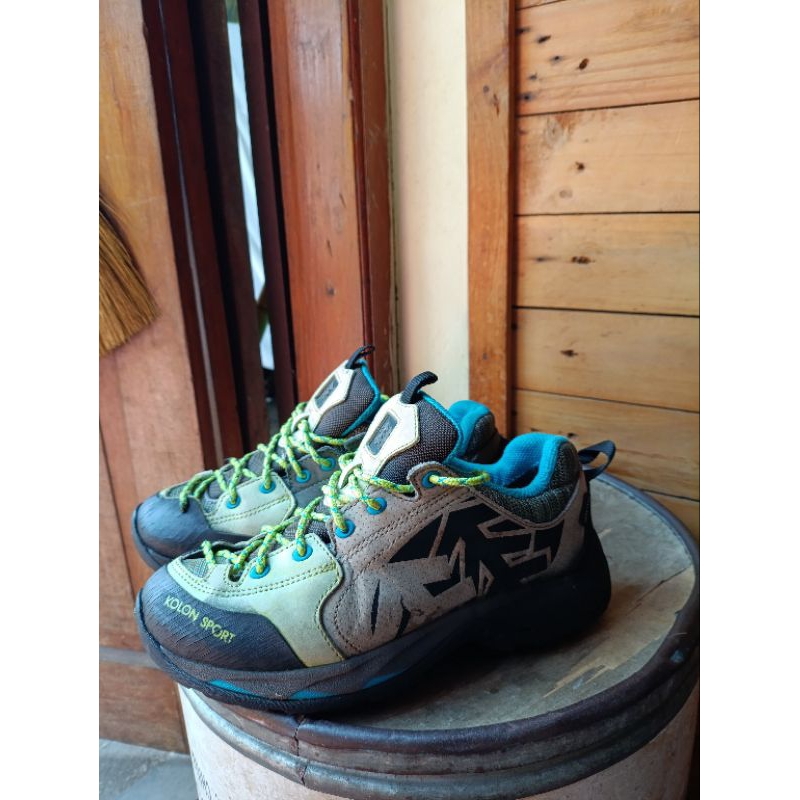 sepatu gunung second kolon sport size 40