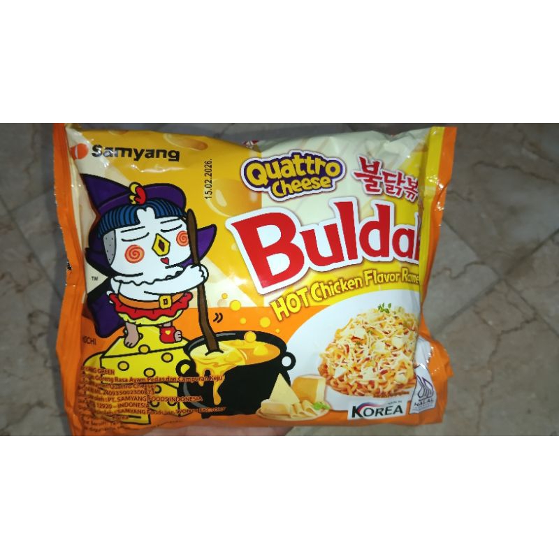 

SAMYANG MIE SAMYANG QUATTRO CHEESE BULDAK HOT CHICKEN FLAVOUR RAMEN 145 GRAM