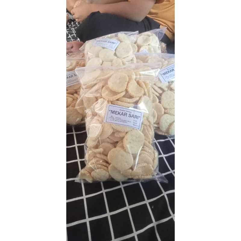 

krupuk bawang mekar sari