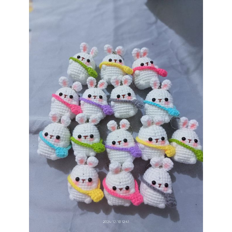 (READY STOK/stok terbatas)amigurumi molang keychain/bunny keychain/gantungan kunci rajut molang