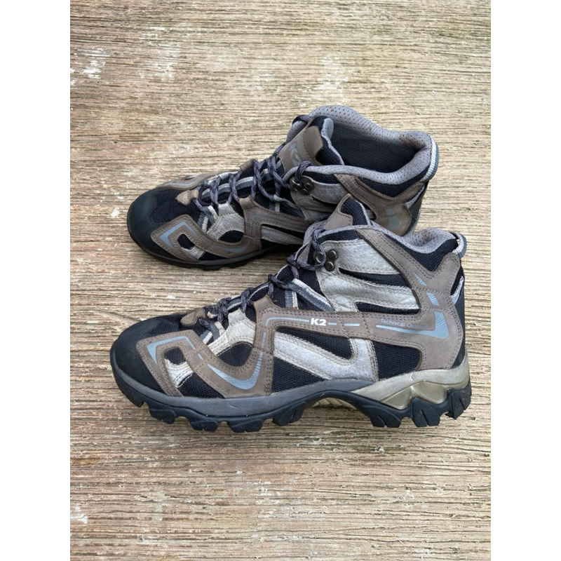 Sepatu gunung second K2