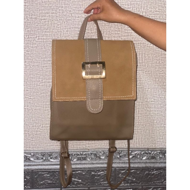 Tas wanita model ransel