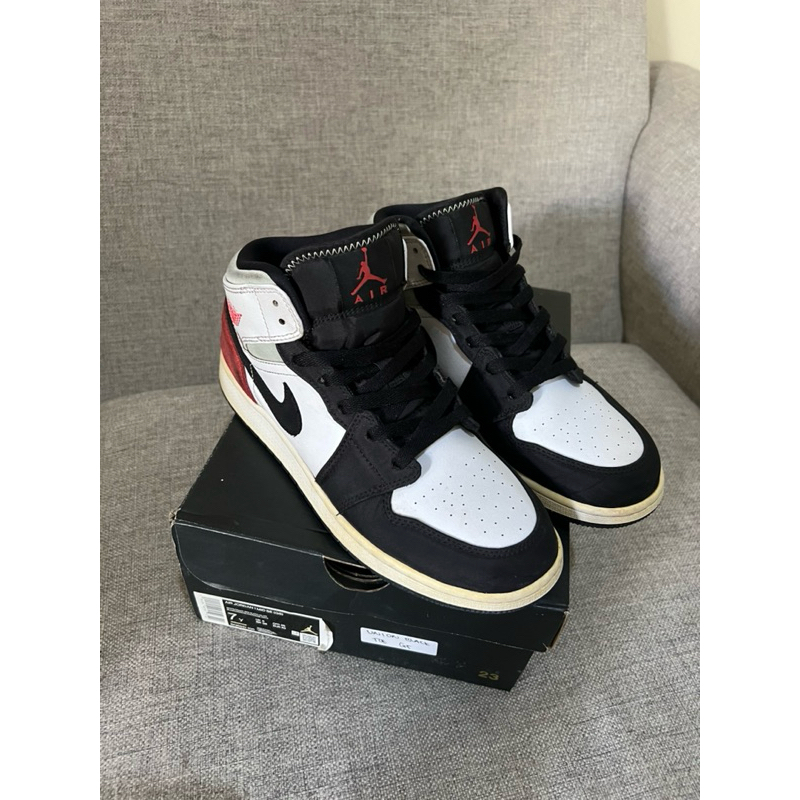 Sepatu Nike Air Jordan 1 Mid SE Union Black Toe Size 40 (koleksi pribadi)
