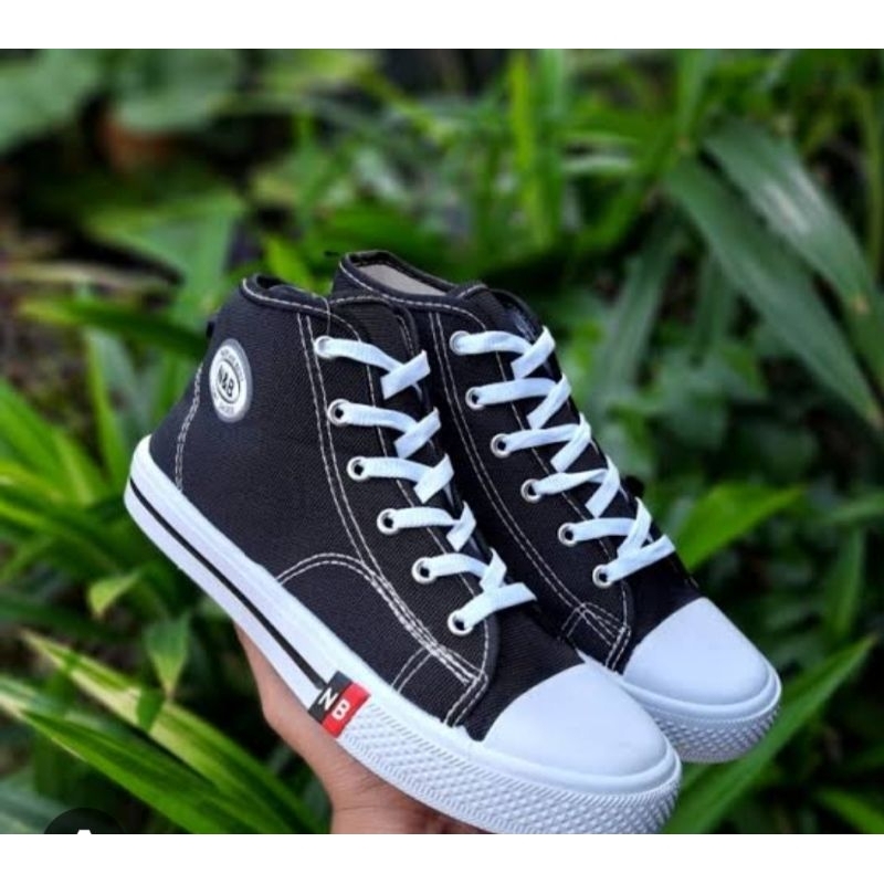 Sepatu sekolah SD SMP SMA / Sepatu NB
