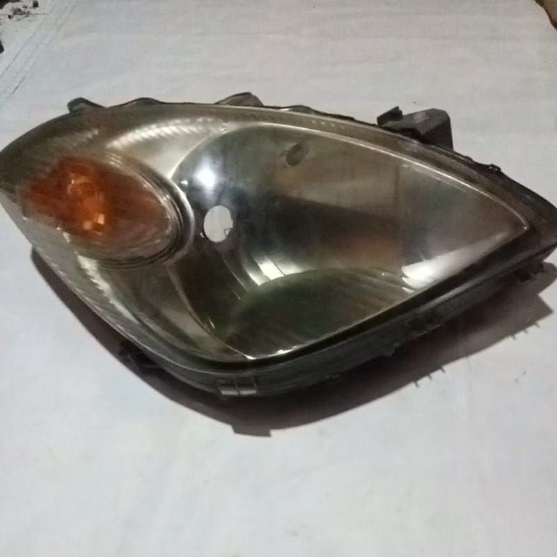 headlamp lampu depan bagian kanan Toyota Avanza 2005/2011 original