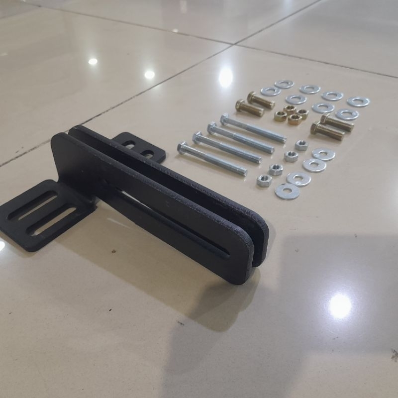 Breket Kaki Tanduk Depan Breket + BautTowing Depan Mobil Suzuki XL7