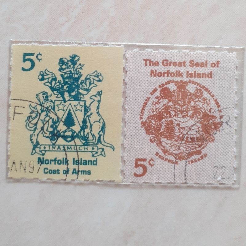 

Perangko Norfolk Island Local Postage Arms and Seal set lengkap 2pcs