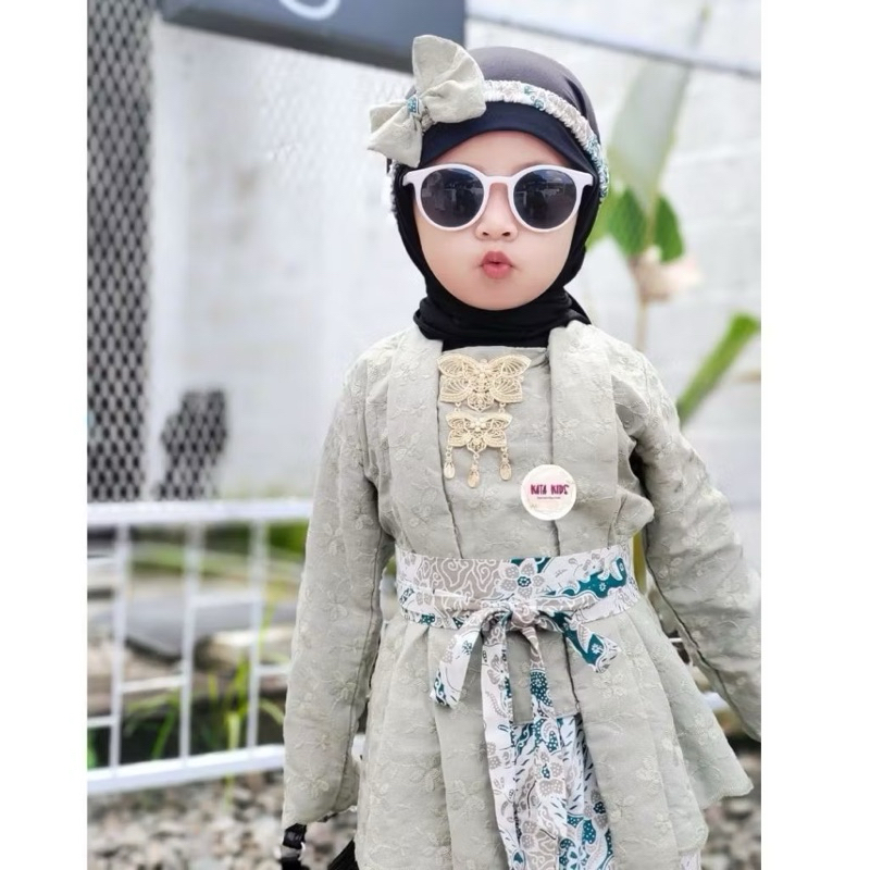 PRELOVED SET KEBAYA ARUNA BY KATA KIDS