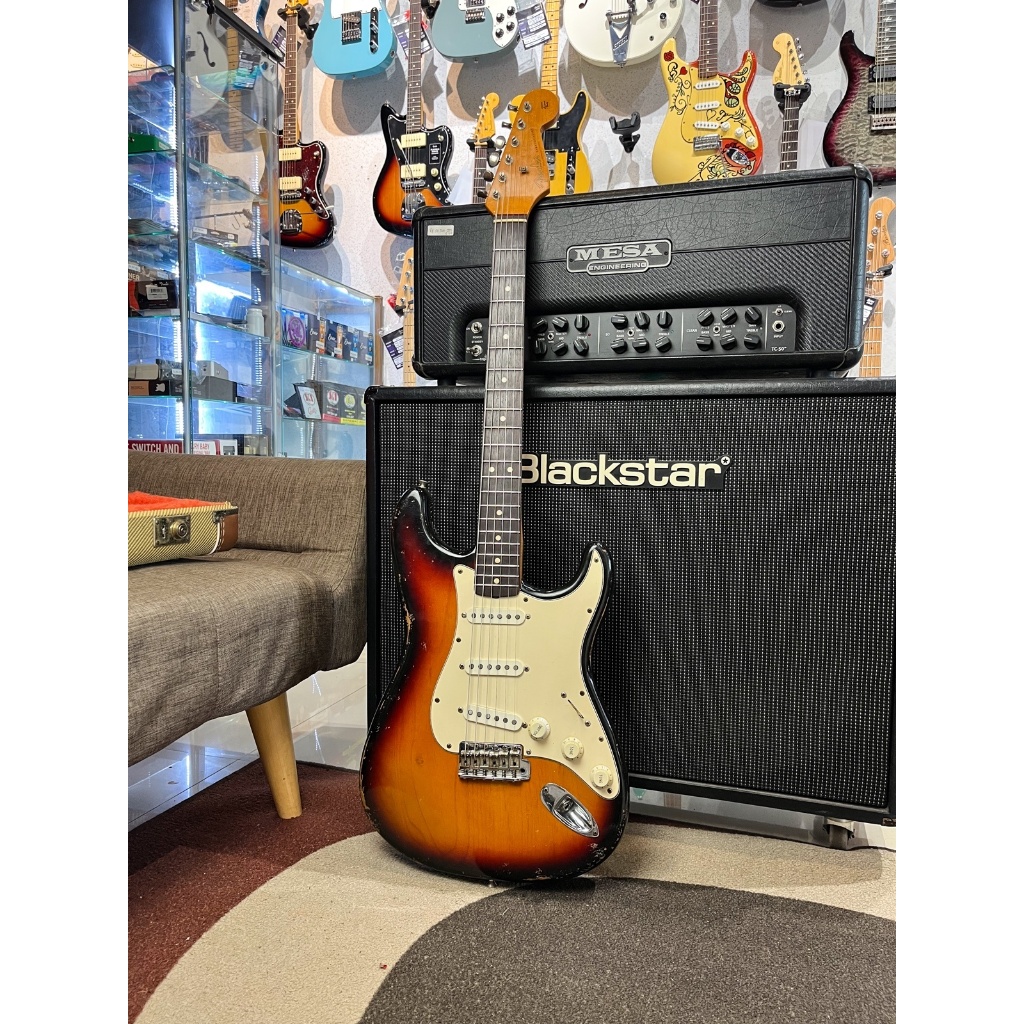 FENDER STRATOCASTER AVRI 62 RELIC