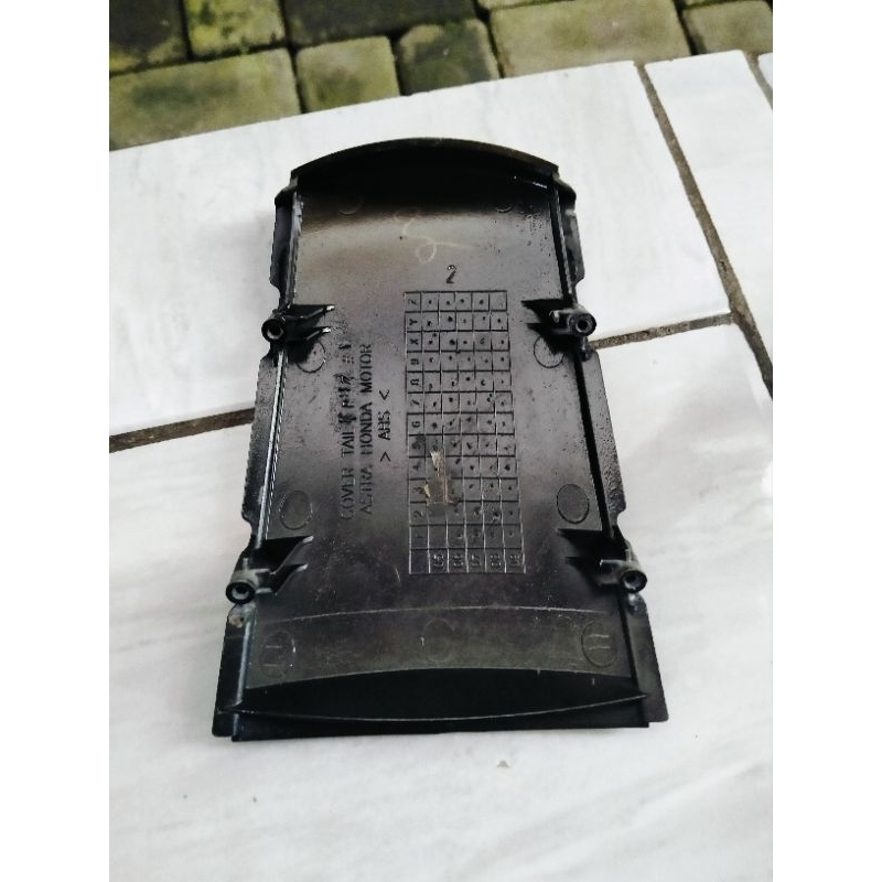 sambungan cover body hitam belakang Honda Supra x 125 old lama hitam bekas ORI copotan