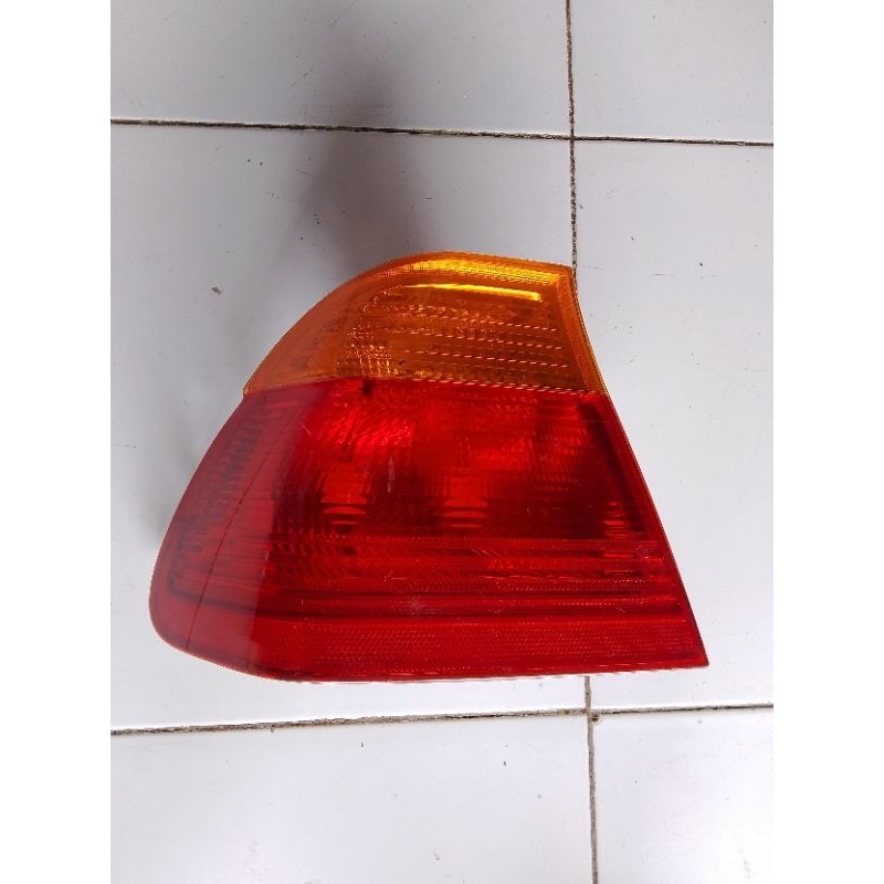 lampu belakang BMW E46 1999/2001(kiri)