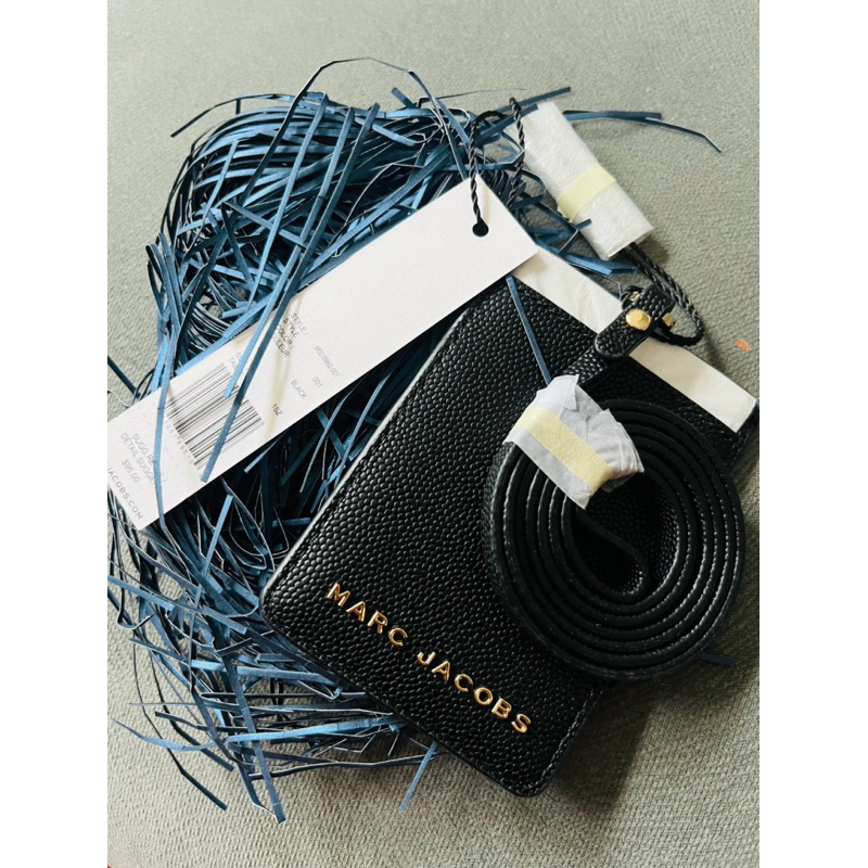 

Lanyard Marc Jacobs Warna Hitam